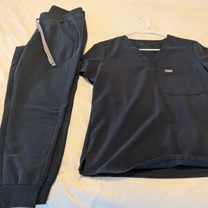 💙🩶Figs Dark Harbor Scrub Set with 1 Pocket Top and Jogger Pants💙🩶